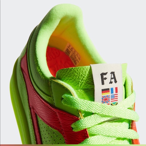 FUCKiNG AWESOME X ADIDAS
EXPERiMENT 2 - Picture 6 of 11